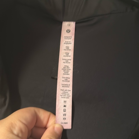 Lululemon Black Wunder Puff Cropped Vest Sz 12 - Picture 3 of 14